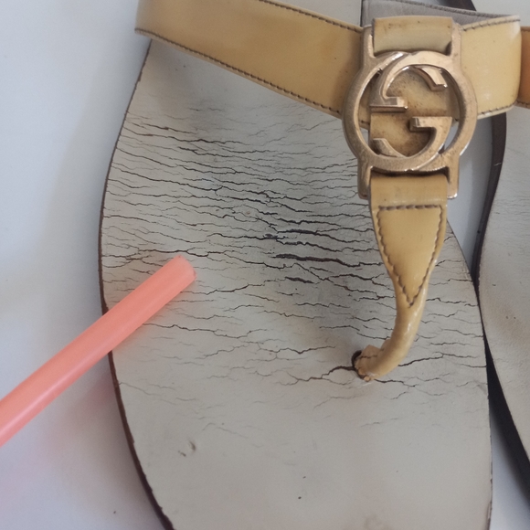 GUCCI VITTELO VERNICE interlocking patent sandals size 8B - Picture 2 of 16